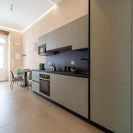 Santa Lucia Charming With Terrace Apartment