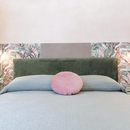 Guesthost - Santa Lucia Charming With Terrace Lejlighed