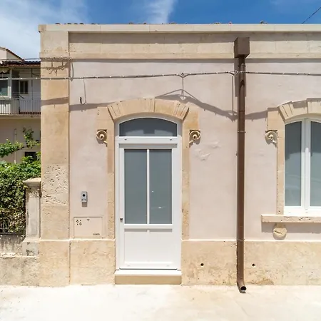 Apartmán Guesthost - Santa Lucia Charming With Terrace