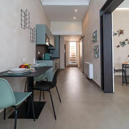 Guesthost - Santa Lucia Charming With Terrace
