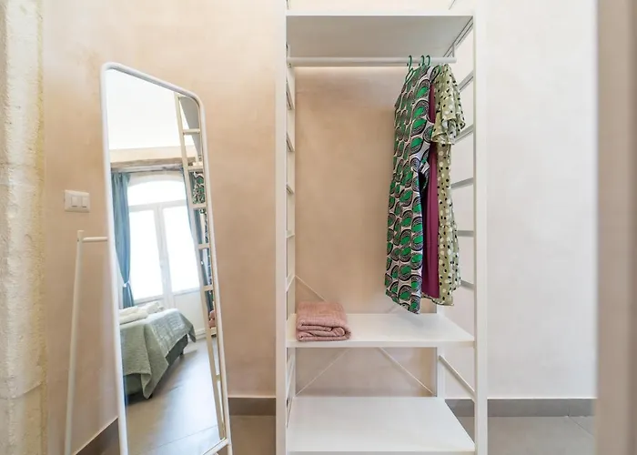 Guesthost - Santa Lucia Charming With Terrace Apartmán