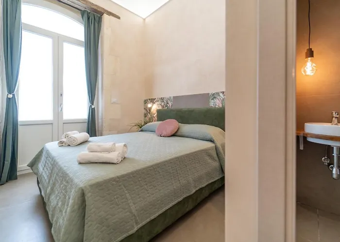 Guesthost - Santa Lucia Charming With Terrace Syracuse